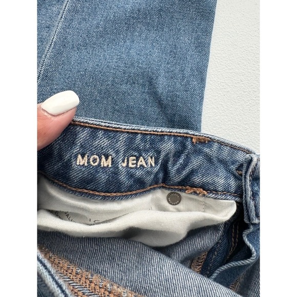 American Eagle Mom Jeans Size 4 Ripped Knee Distressed Denim Comfort Stretch - Picture 6 of 8